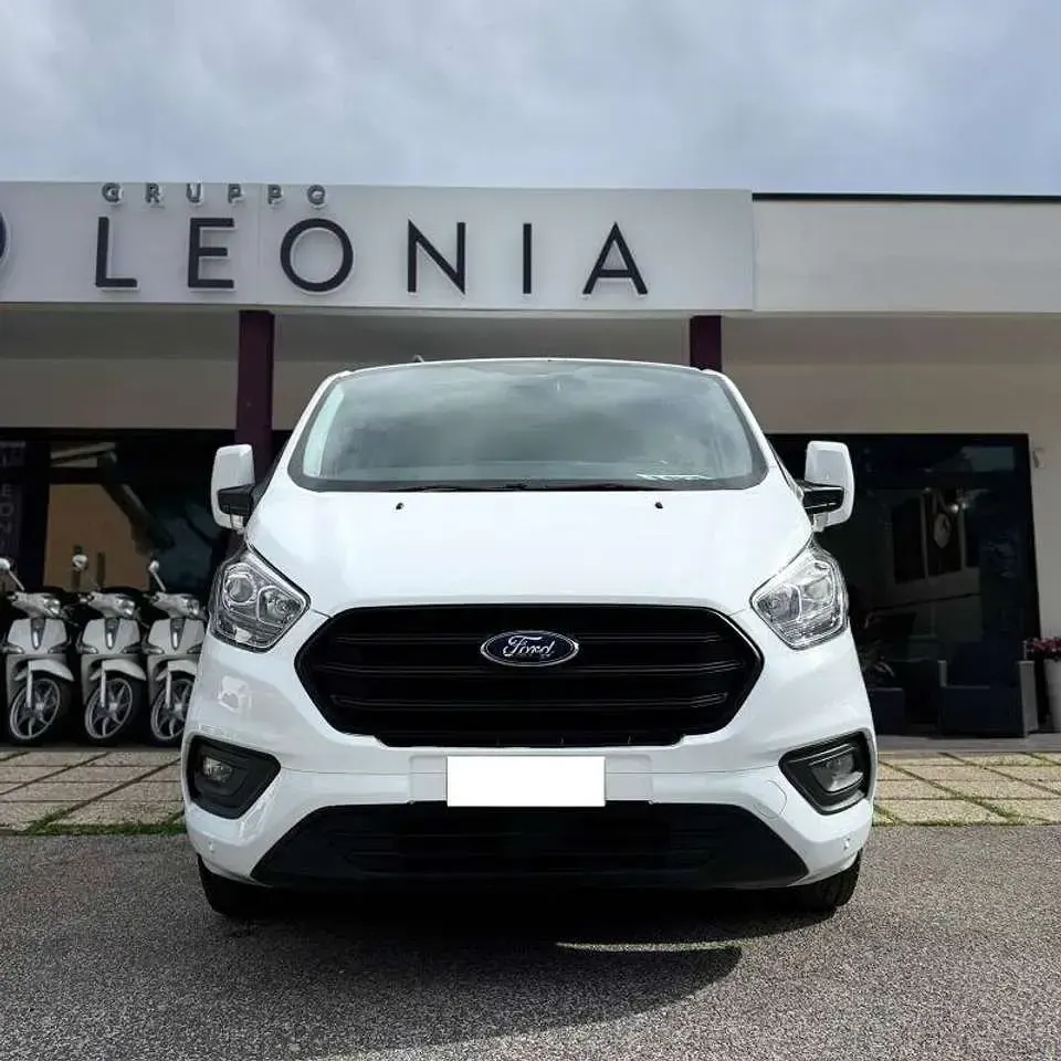Usata Ford Transit Custom Trend 131 CV (96 kW) 2022 Bianco Station wagon
