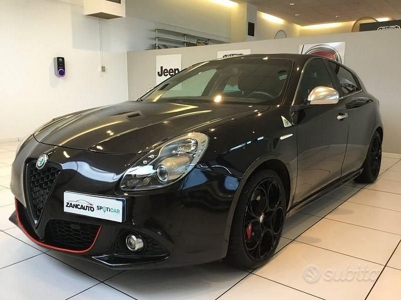 Usata Alfa Romeo Giulietta Quadrifoglio 241 CV (177 kW) 2014 Nero Utilitaria