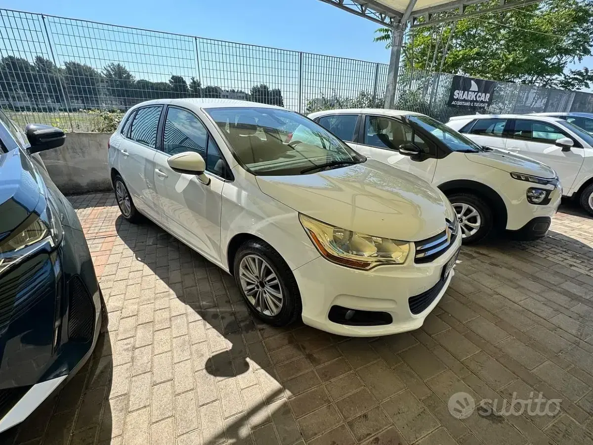 Begagnad Citroën C4 Exclusive 114 HK (83 kW) 2013 Vit Sedan