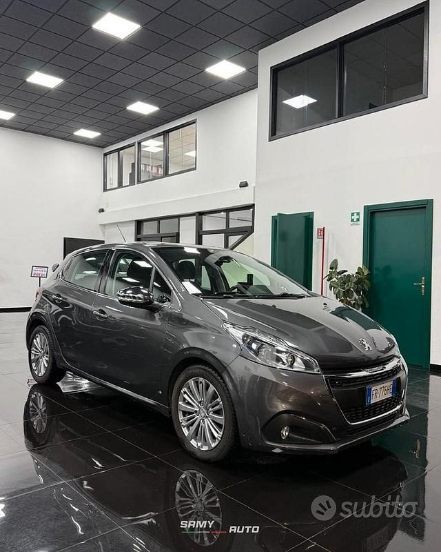 Usata Peugeot 208 Allure 102 CV (75 kW) 2019 Grigio Utilitaria