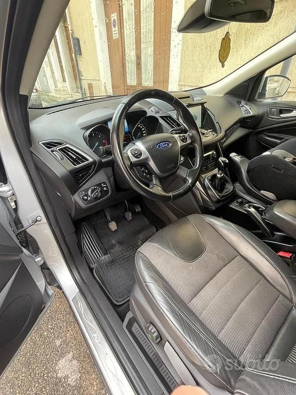 Usata Ford Kuga 115 CV (84 kW) 2015 Grigio SUV