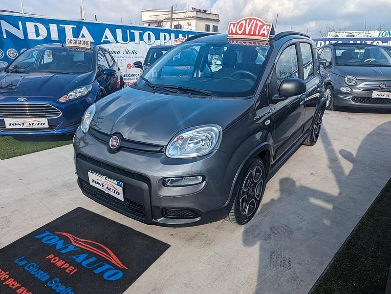 Grigio Usata 2022 Fiat Panda S Due volumi | 11.999 € (Buon prezzo) - Immagine 1/4