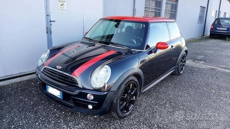 Usata Mini Cooper Coupé 75 CV (55 kW) 2005 Nero Coupé