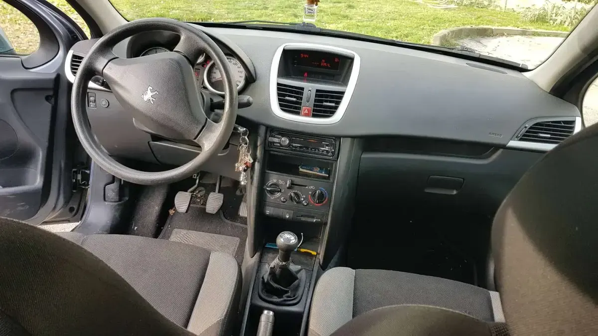 Usata Peugeot 207 73 CV (53 kW) 2009 Grigio Berlina