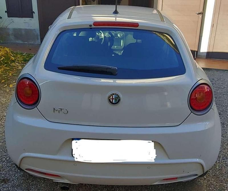 Usata Alfa Romeo MiTo Impression 69 CV (50 kW) 2015 Bianco Utilitaria