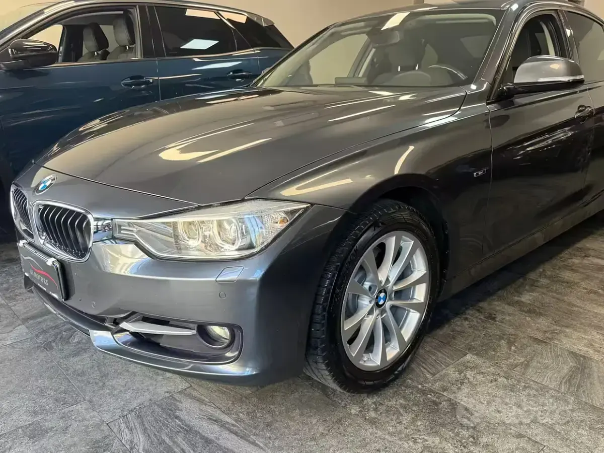 Usata BMW 325 Sport Line 218 CV (160 kW) 2015 Grigio Berlina