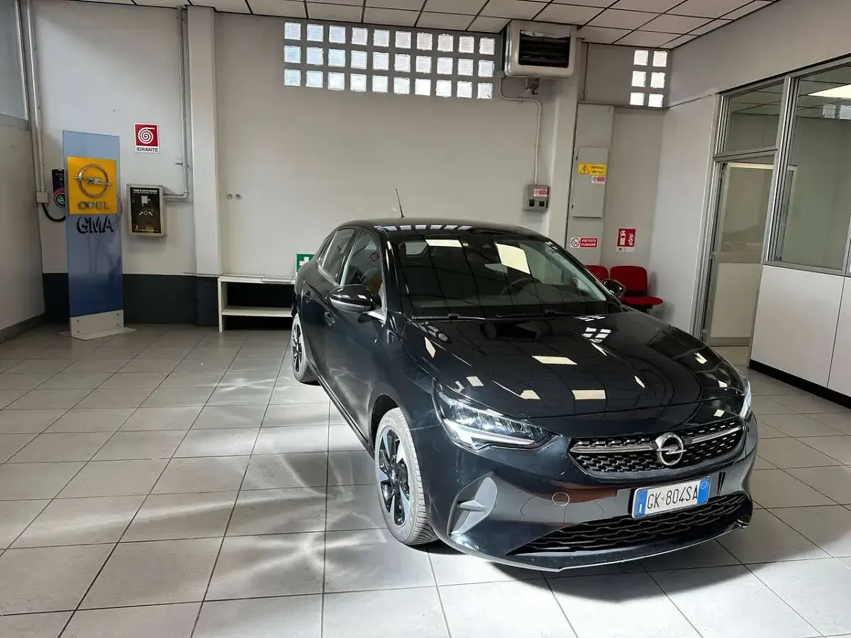 Usata Opel Corsa Elegance 56 kW (77 CV) 2022 Nero Utilitaria
