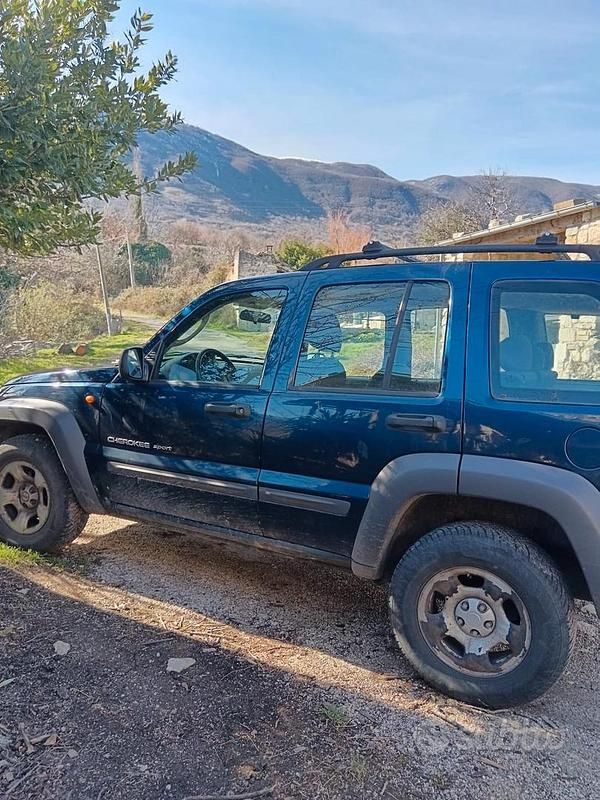 Usata Jeep Cherokee Sport 2003 Blu SUV