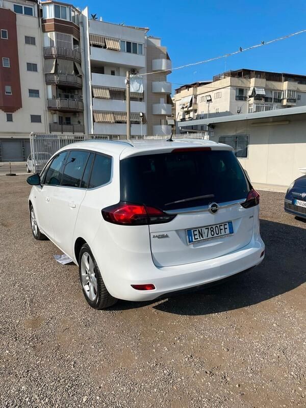 Usata Opel Zafira Tourer 110 CV (80 kW) 2012 Bianco Monovolume