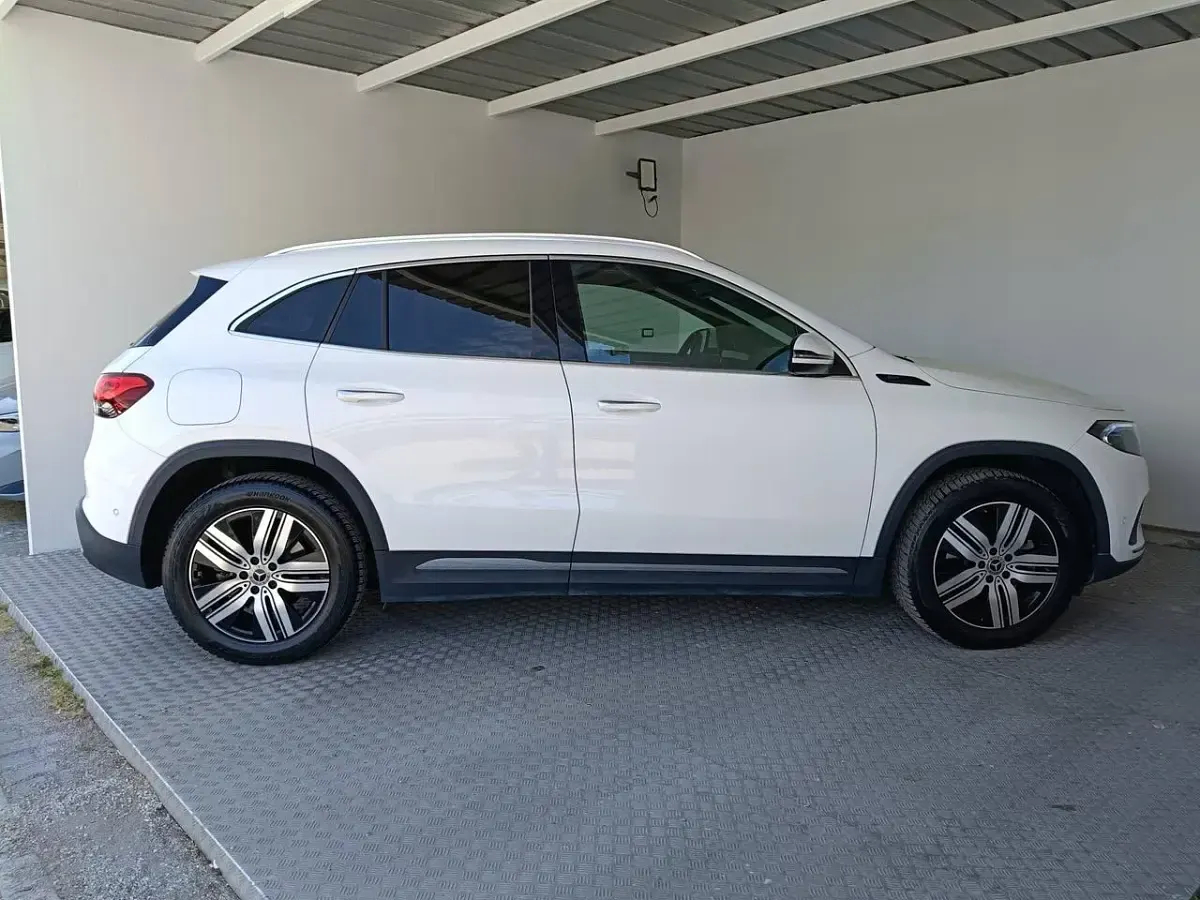 Usata Mercedes EQA300 139 kW (189 CV) 2022 Bianco SUV