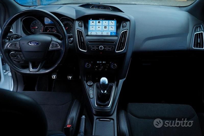 Usata Ford Focus RS 350 CV (257 kW) 2017 Bianco Berlina