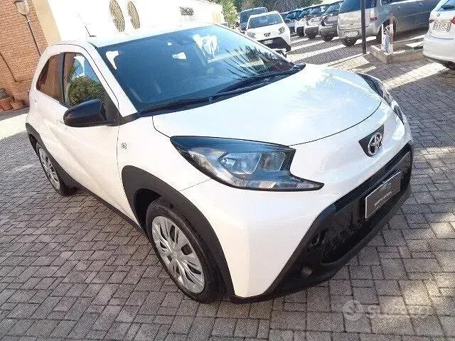 Usata Toyota Aygo X Active 72 CV (52 kW) 2025 Bianco SUV