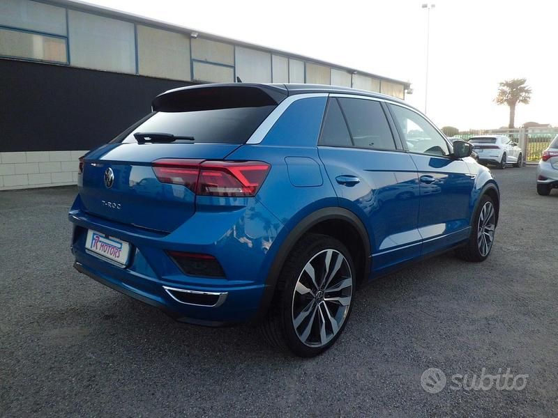 Usata VW T-Roc R-line 150 CV (110 kW) 2021 Blu SUV