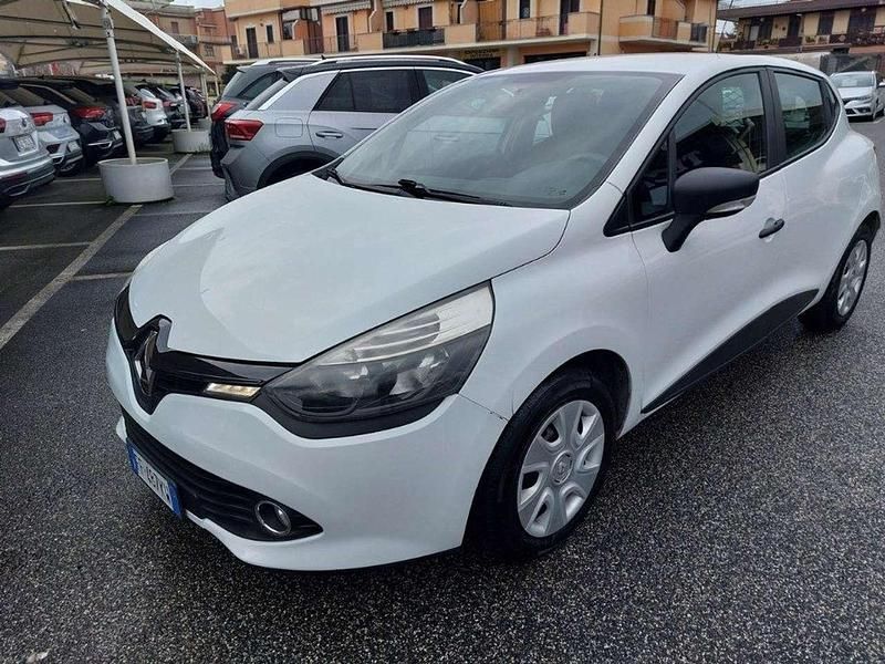 Bianco Usata 2016 Renault Clio IV Furgone | 4800 € (Buon prezzo) - Immagine 1/4