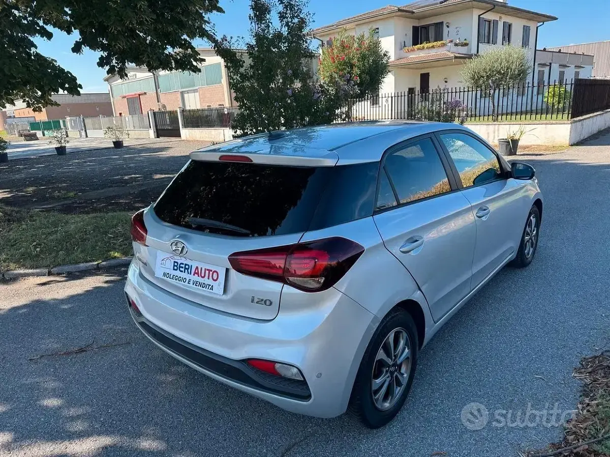 Usata Hyundai i20 75 CV (55 kW) 2020 Grigio Utilitaria