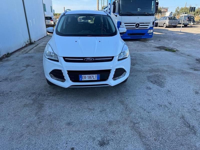 Usata Ford Kuga Titanium 140 CV (102 kW) 2013 Bianco SUV