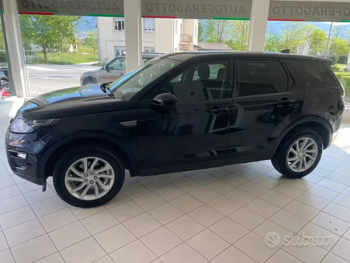 Usata Land Rover Discovery 5 150 CV (110 kW) 2018 Nero SUV