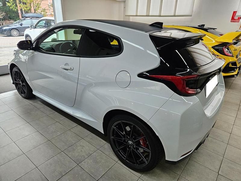 Usata Toyota Yaris 261 CV (191 kW) 2023 Nero Berlina