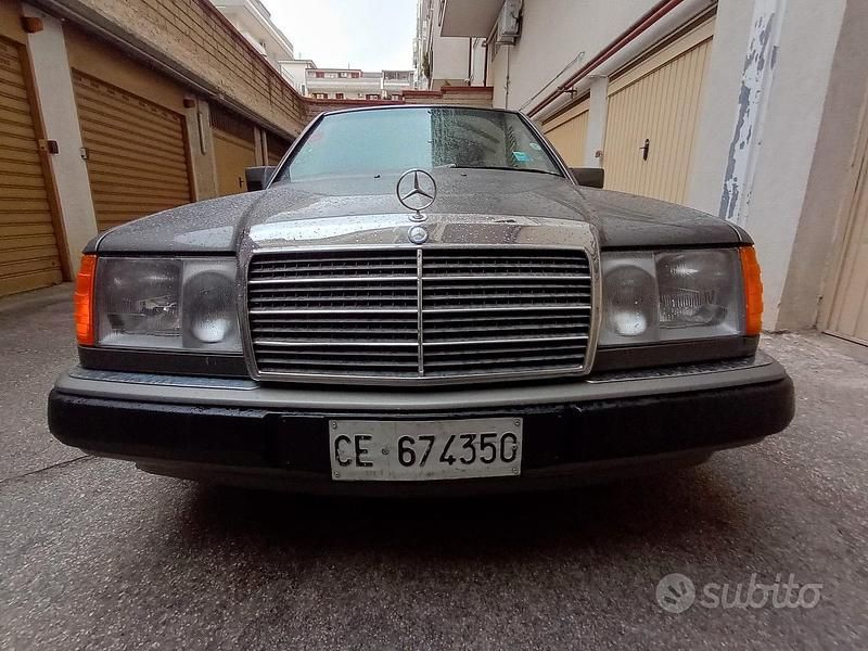 Usata Mercedes E200 1991 Grigio Berlina