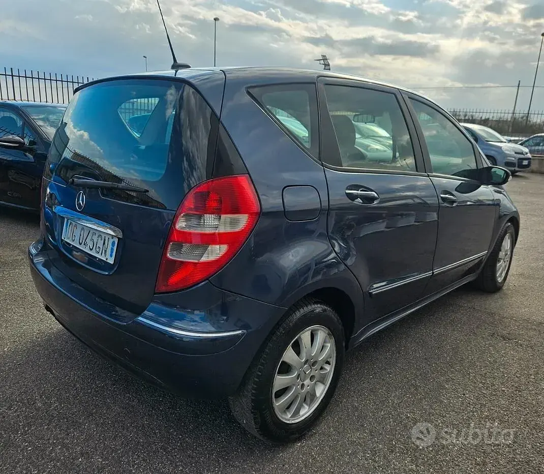 Usata Mercedes A180 Avantgarde Edition 109 CV (80 kW) 2007 Blu/azzurro Berlina