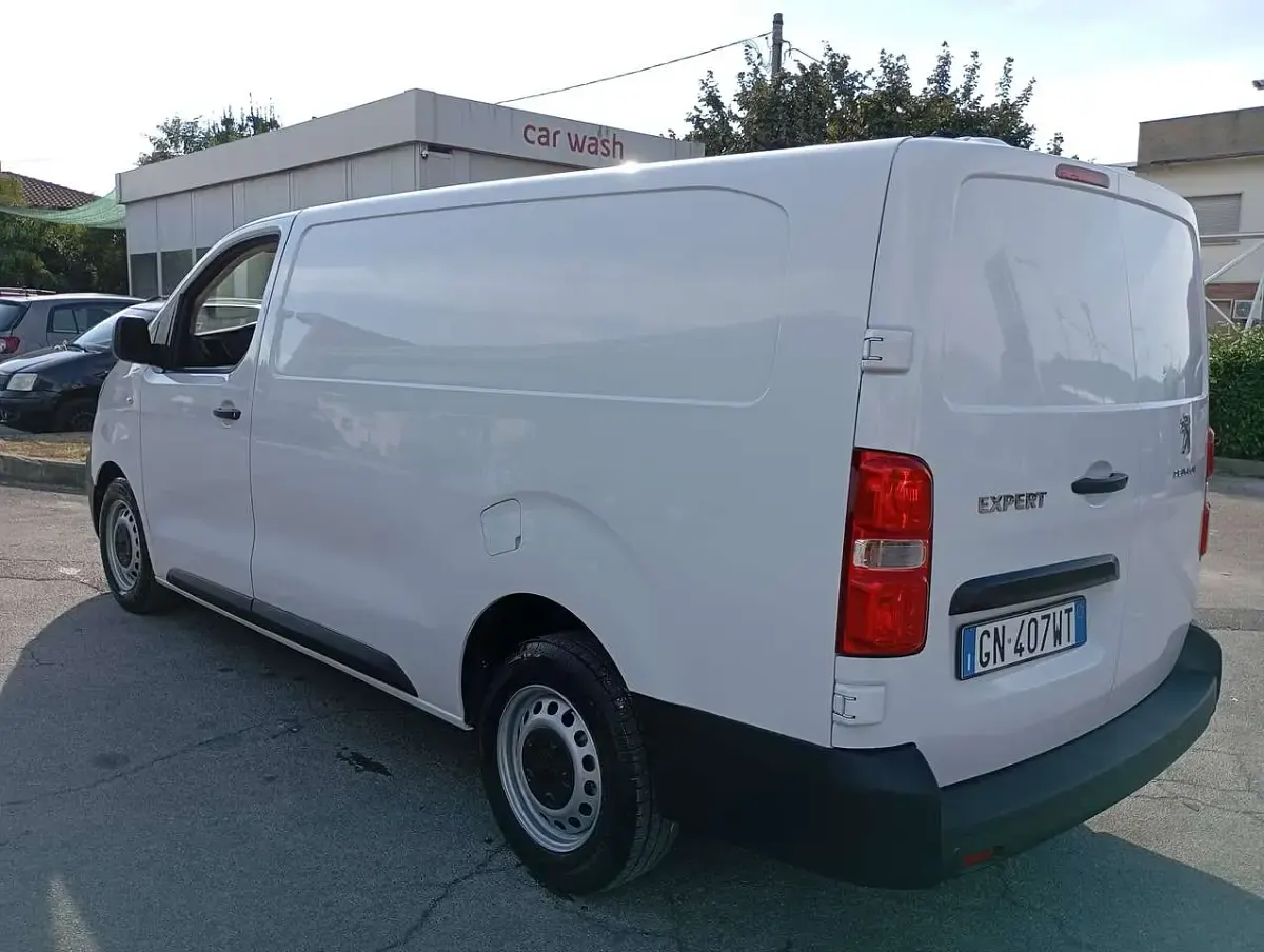 Usata Peugeot Expert 144 CV (105 kW) 2023 Bianco Furgone