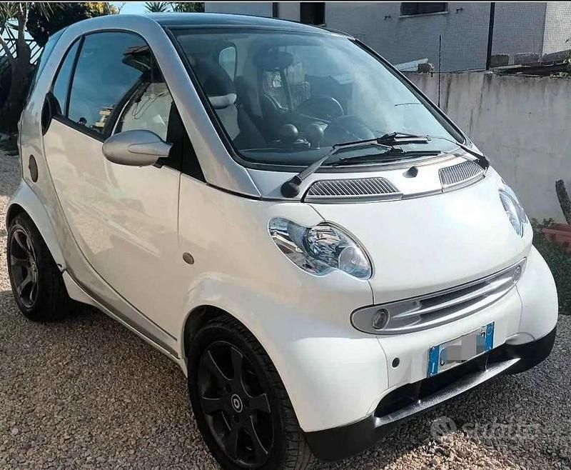 Usata Smart ForTwo Coupé Passion 41 CV (30 kW) 2003 Bianco Coupé