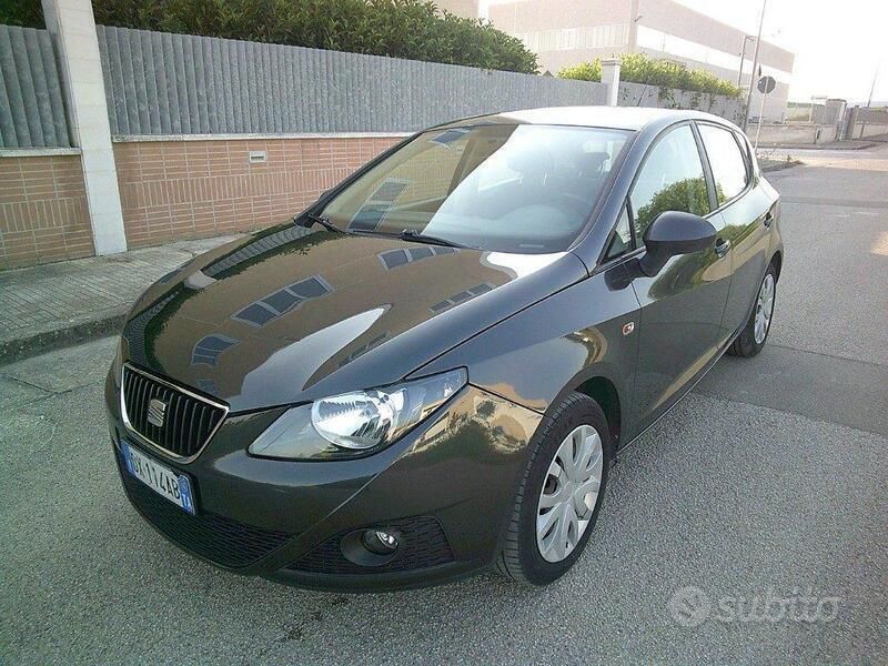 Grigio scuro Usata 2010 Seat Ibiza Style Tre volumi | 3800 € (Buon prezzo) - Immagine 1/2
