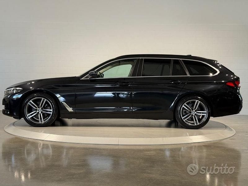 Usata BMW 518 Luxury Line 150 CV (110 kW) 2022 Nero Station wagon