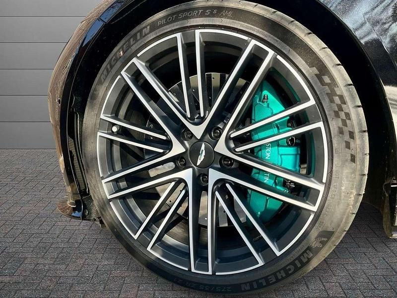 Usata Aston Martin DB12 680 CV (500 kW) 2024 Onyx black Coupé