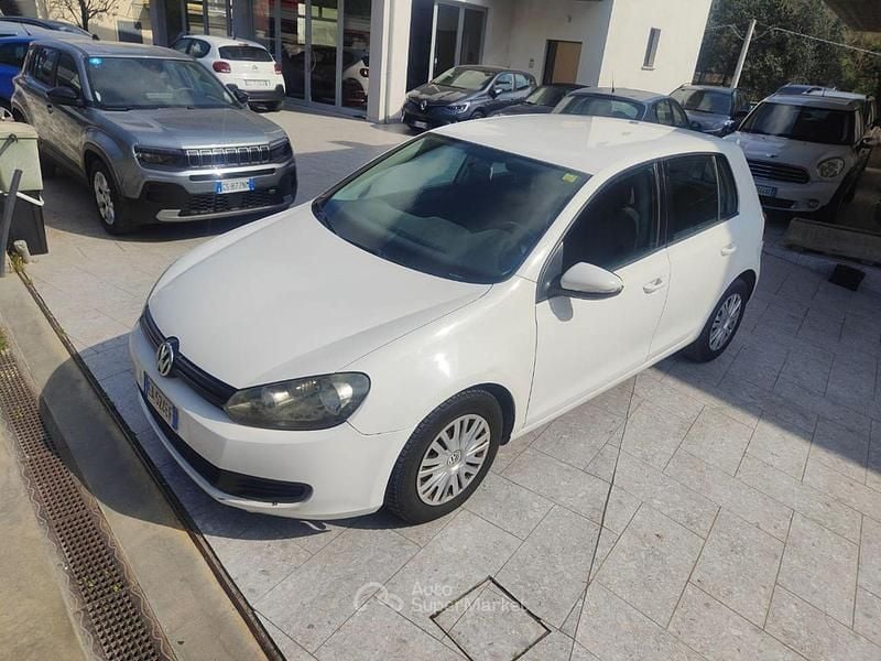 Usata VW Golf VI Comfortline 102 CV (75 kW) 2010 Bianco Utilitaria