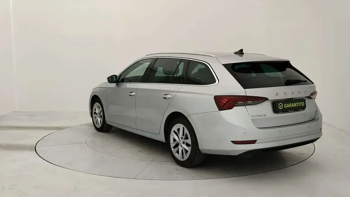 Usata Skoda Octavia Style 150 CV (110 kW) 2021 Grigio Station wagon