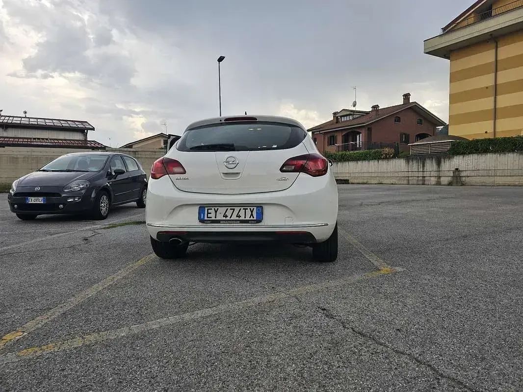 Usata Opel Astra Cosmo 140 CV (102 kW) 2015 Bianco Berlina
