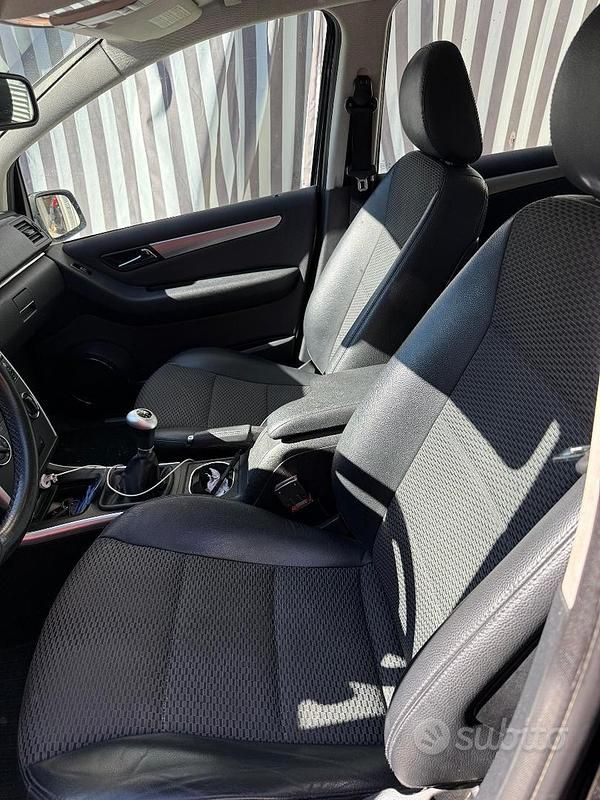 Usata Mercedes B180 2010 Nero Monovolume