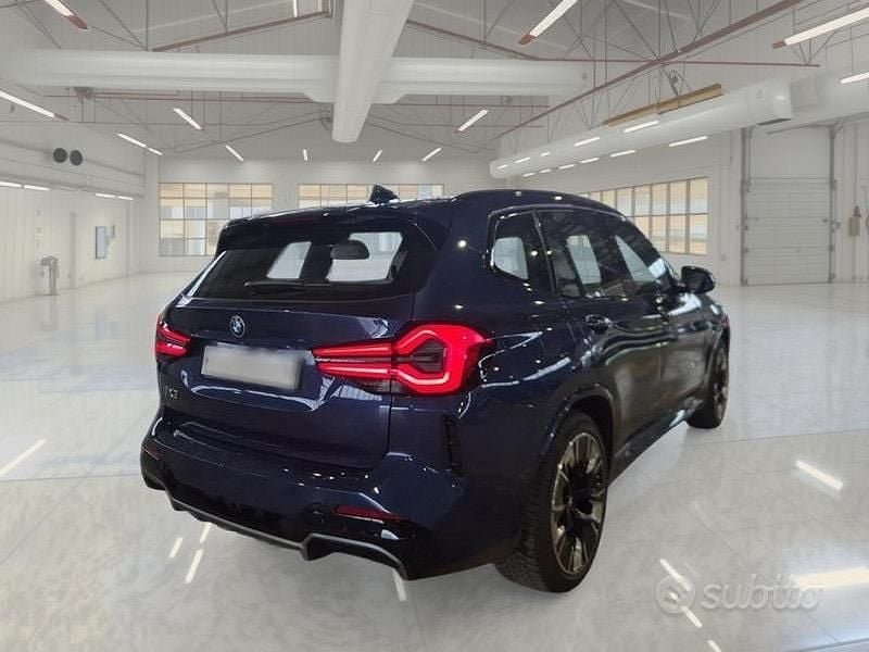 Usata BMW iX3 Impressive 80 kW (109 CV) 2024 Blu SUV