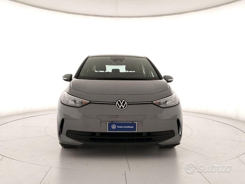 Usata VW ID.3 Pro Performance 150 kW (204 CV) 2024 Moonstone grey nero Utilitaria