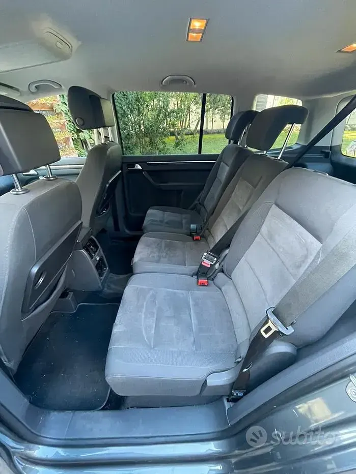 Usata VW Touran 140 CV (102 kW) 2015 Grigio Monovolume
