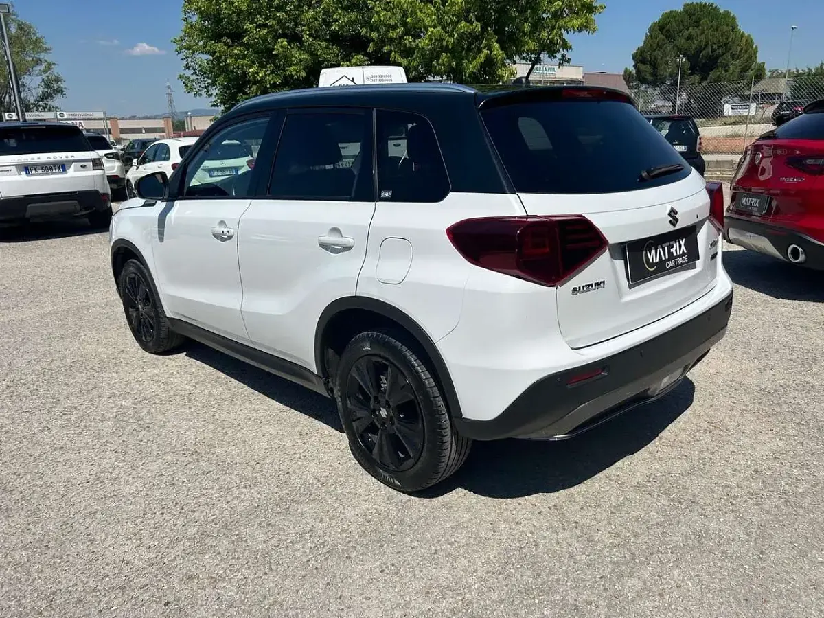 Usata Suzuki Vitara 102 CV (75 kW) 2022 Bianco SUV