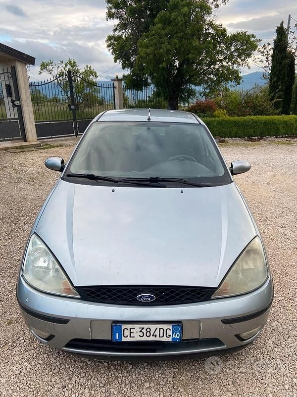 Usata Ford Focus 100 CV (73 kW) 2003 Utilitaria