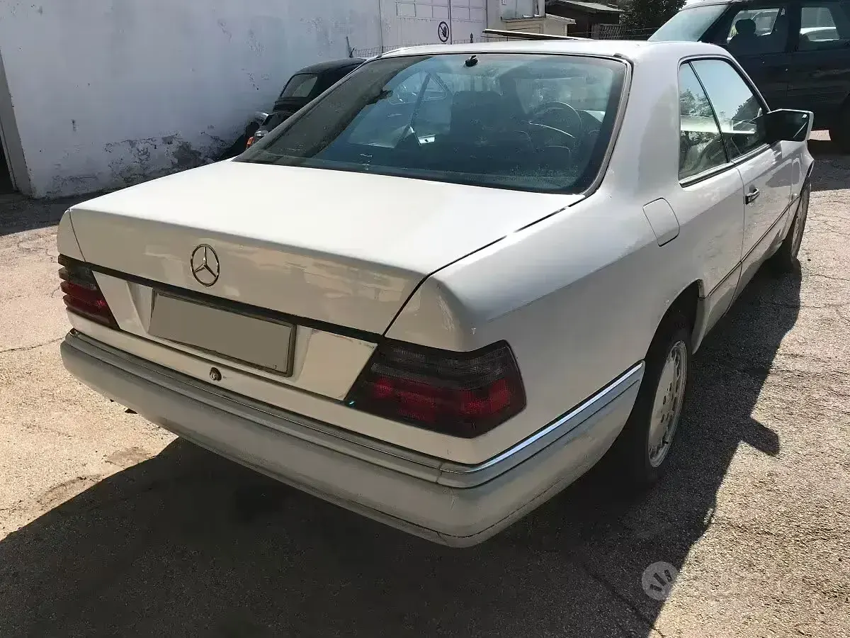 Usata Mercedes 200 122 CV (89 kW) 1992 Bianco Coupé