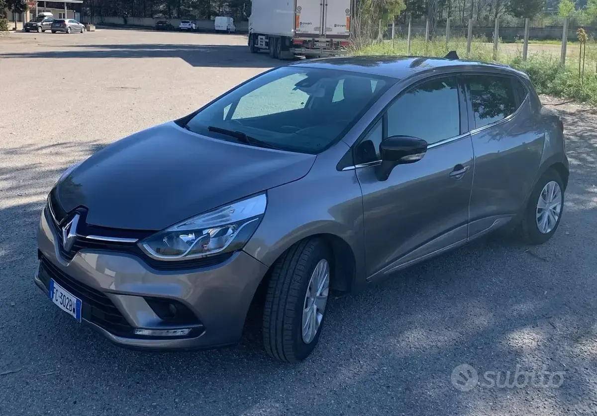 Usata Renault Clio IV 90 CV (66 kW) 2016 Grigio Berlina