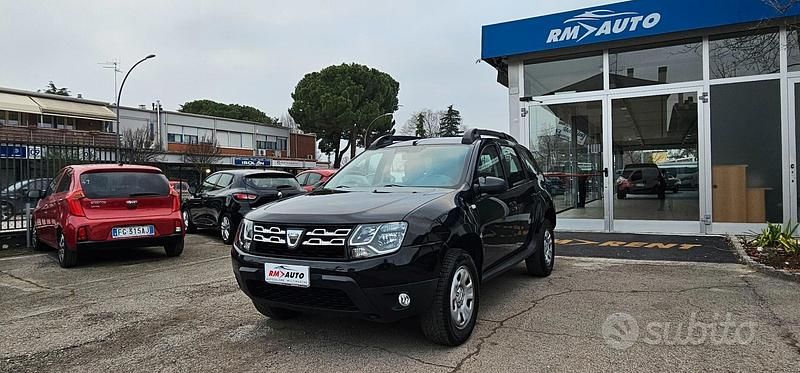 Usata Dacia Duster Lauréate 110 CV (80 kW) 2014 Grigio SUV