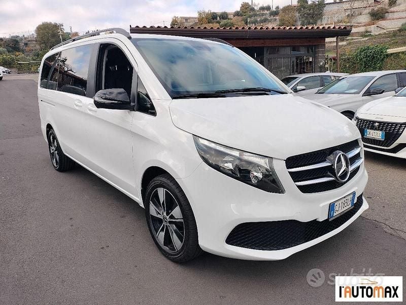 Bianco Usata 2022 Mercedes V220 Executive Monovolume | 39.500 € (Super prezzo) - Immagine 1/4