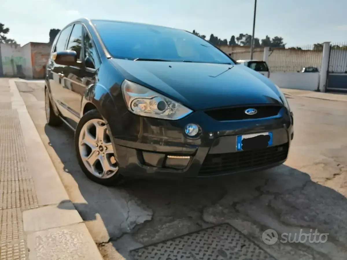 Usata Ford S-MAX S 140 CV (102 kW) 2009 Monovolume