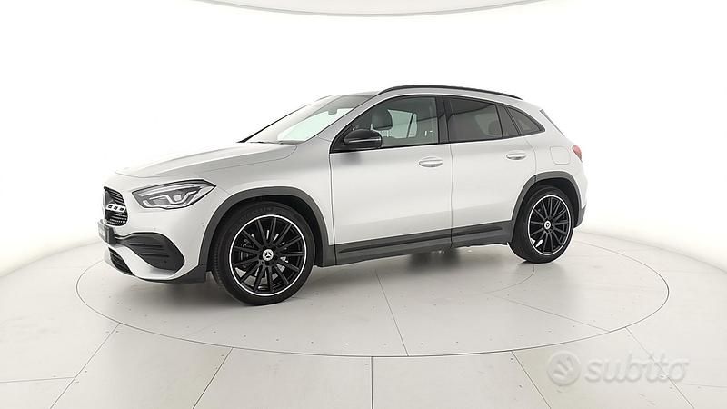 Usata Mercedes GLA200 Premium 150 CV (110 kW) 2021 Grigio SUV