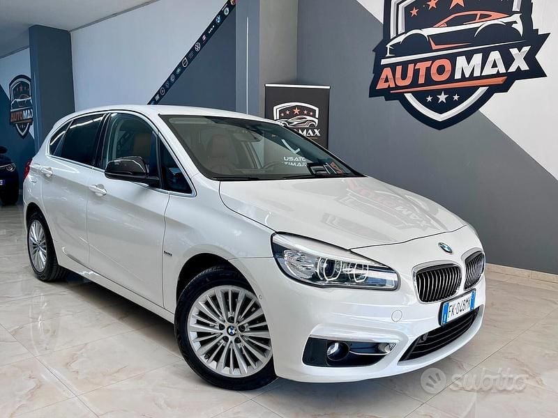 Usata BMW 218 Active Tourer Luxury Line 150 CV (110 kW) 2017 Bianco Monovolume