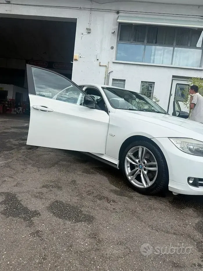 Usata BMW 318 M Sport 143 CV (105 kW) 2011 Bianco Berlina