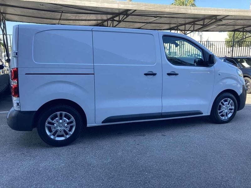 Usata Opel Vivaro Enjoy 120 CV (88 kW) 2022 Bianco Monovolume
