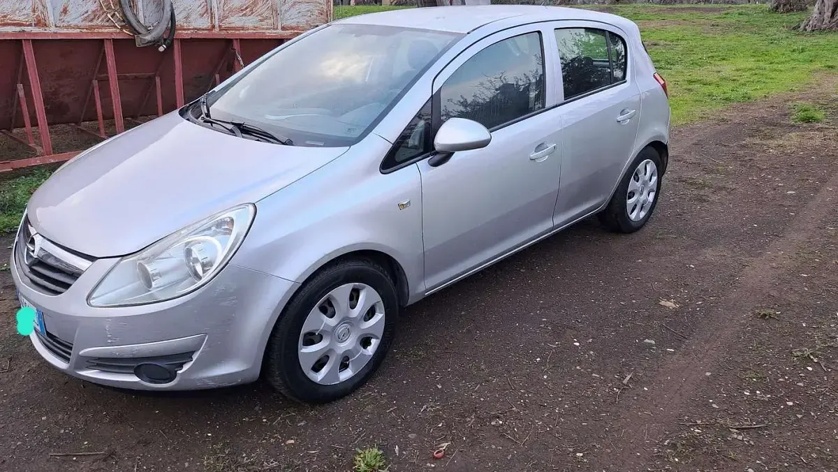 Usata Opel Corsa Enjoy 75 CV (55 kW) 2009 Utilitaria
