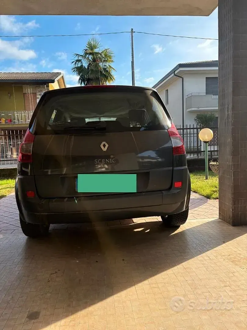 Usata Renault Scenic E-Tech Dynamique 105 CV (77 kW) 2007 Grigio Utilitaria