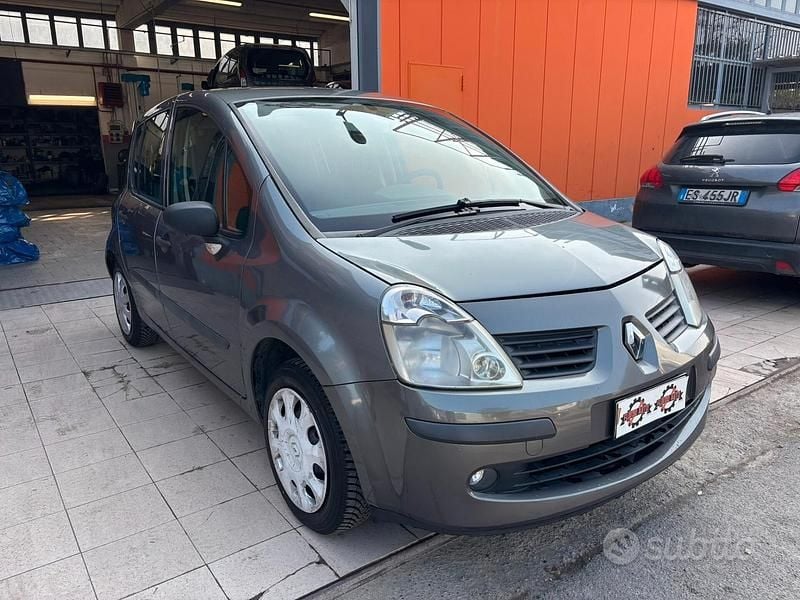 Usata Renault Modus 75 CV (55 kW) 2007 Grigio Monovolume